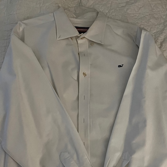 Vineyard Vines - Picture 1 of 2